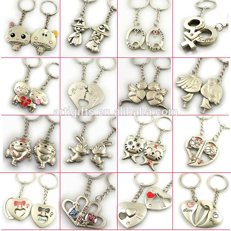 Metal Couple Keychain Online