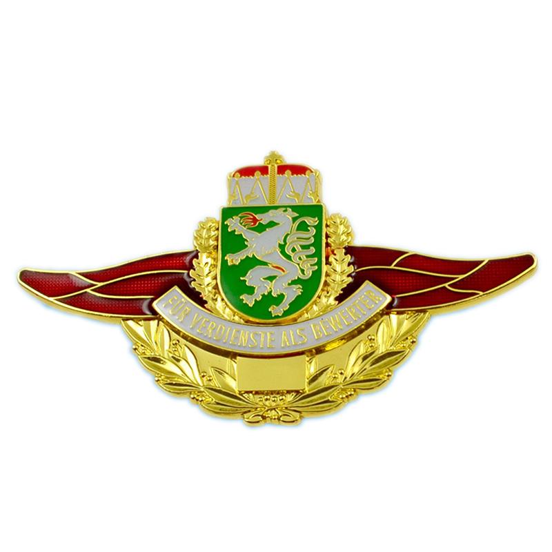 China Badge Maker Direct Sale Custom Metal Pilot Wings Pin Badge