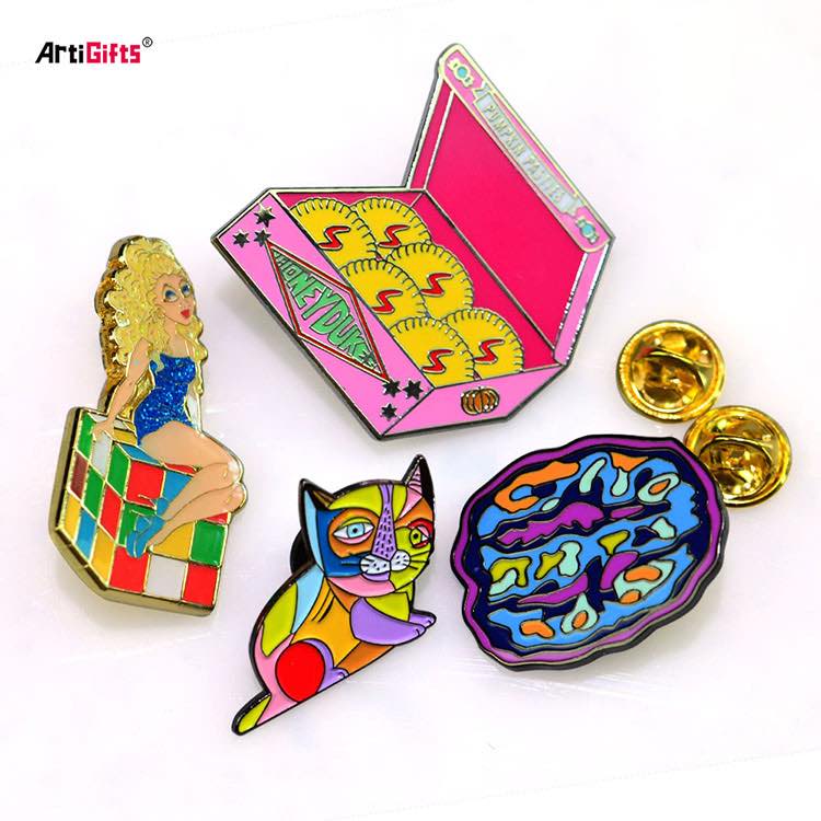 Pins Custom Glitter Anime Enamel Pin For Mens Suit