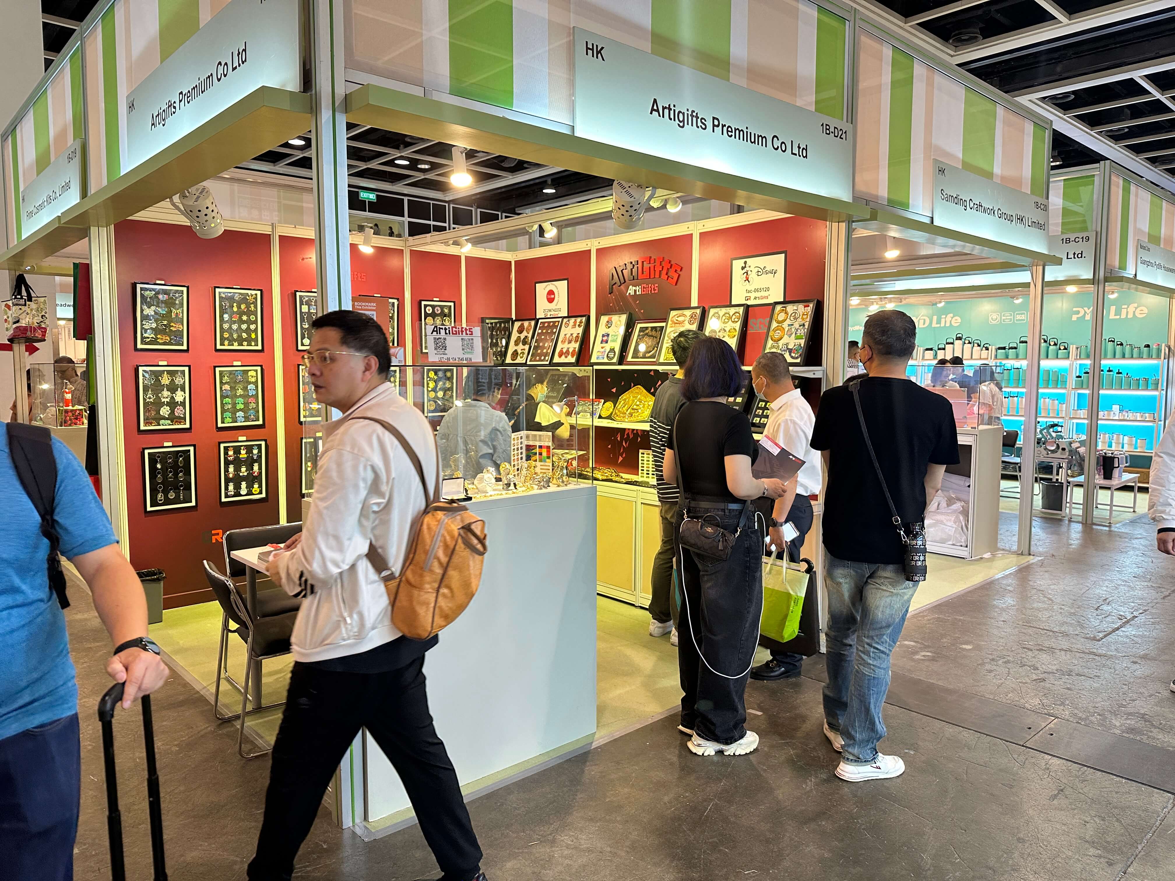 Customized Gifts At Hong Kong Gift Exhibition Customized Gifts At Hong Kong Gift Exhibition