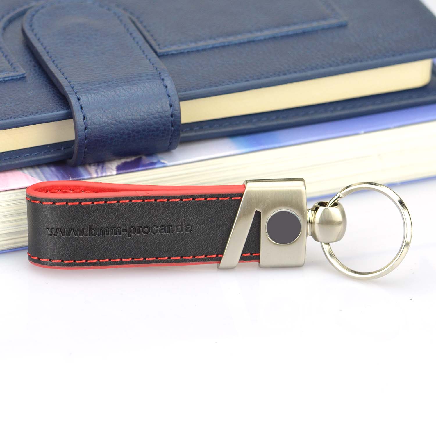 No Minimum Wholesale OEM Creative Leather Keychain With Stainless Steel Carabiner
