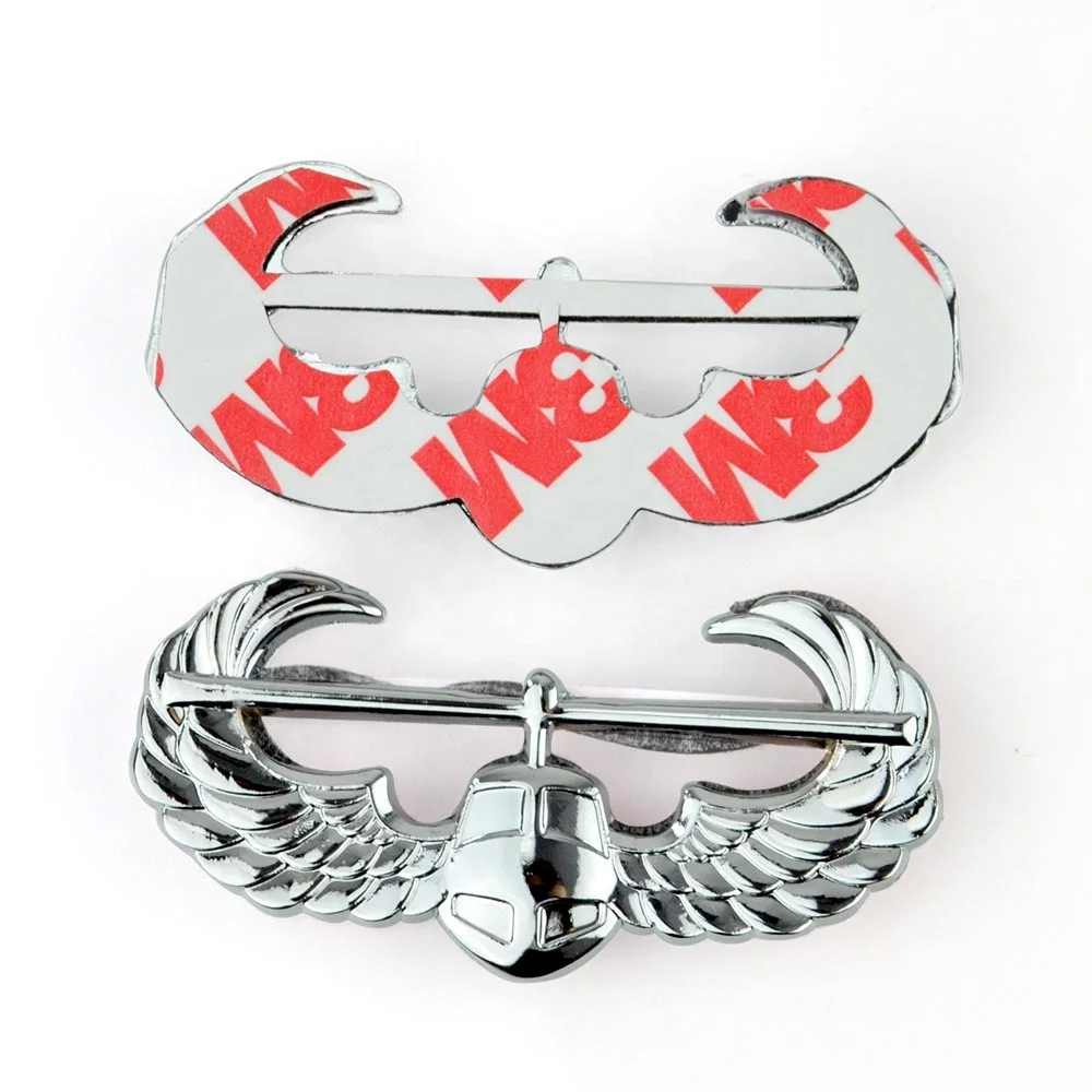 custom button badge detail 9