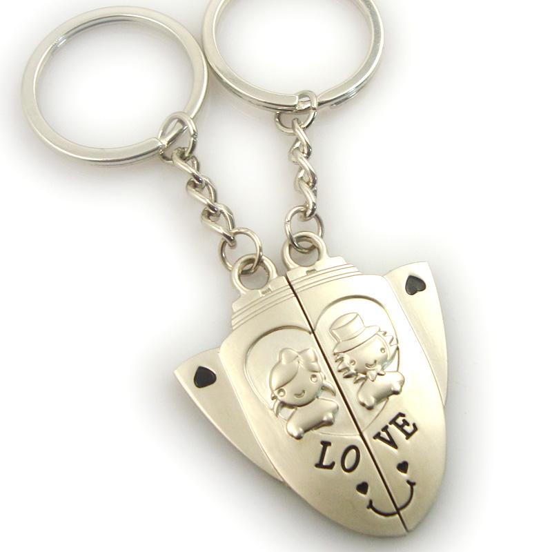 Promotional metal customized couple keyrings