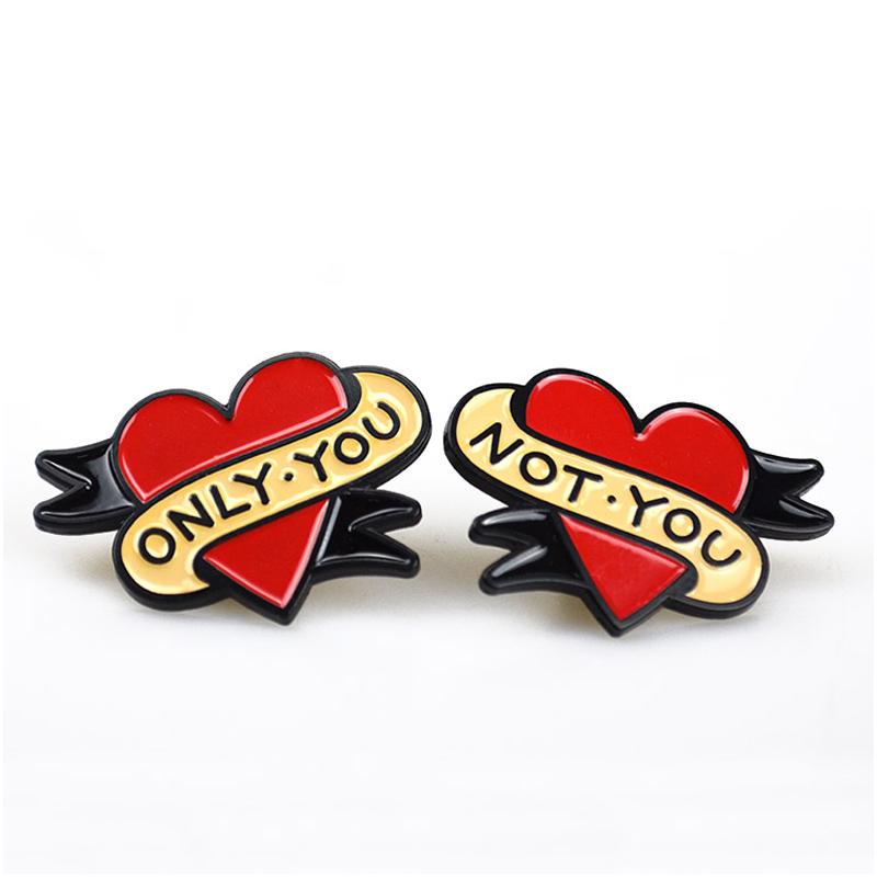 Low Price Custom Logo China Supplier Soft Enamel Heart Pin Badge