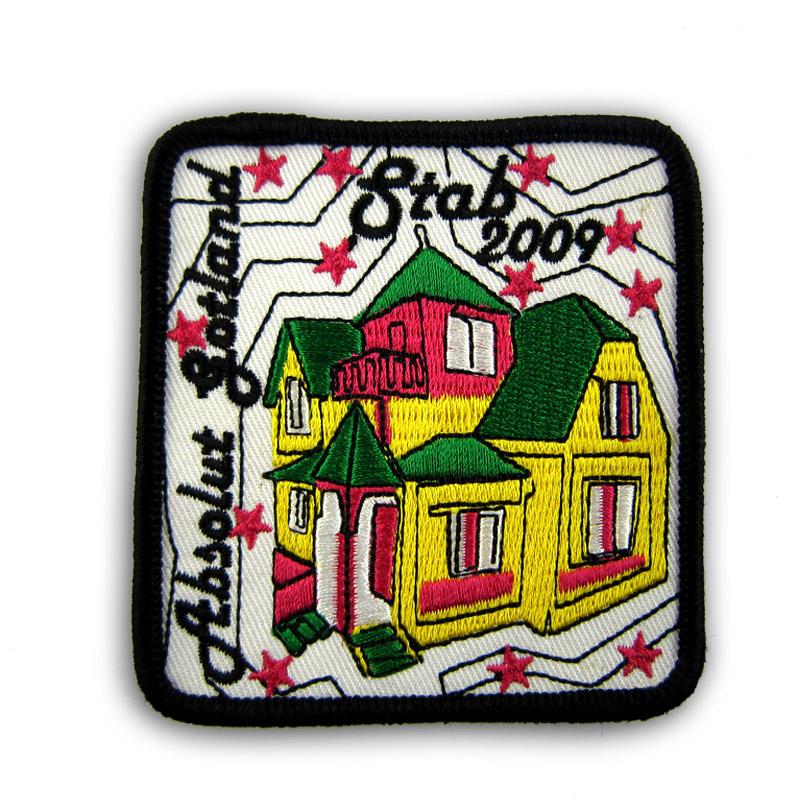 China Supplier Wholesale Custom Promotional Embroidered Badge