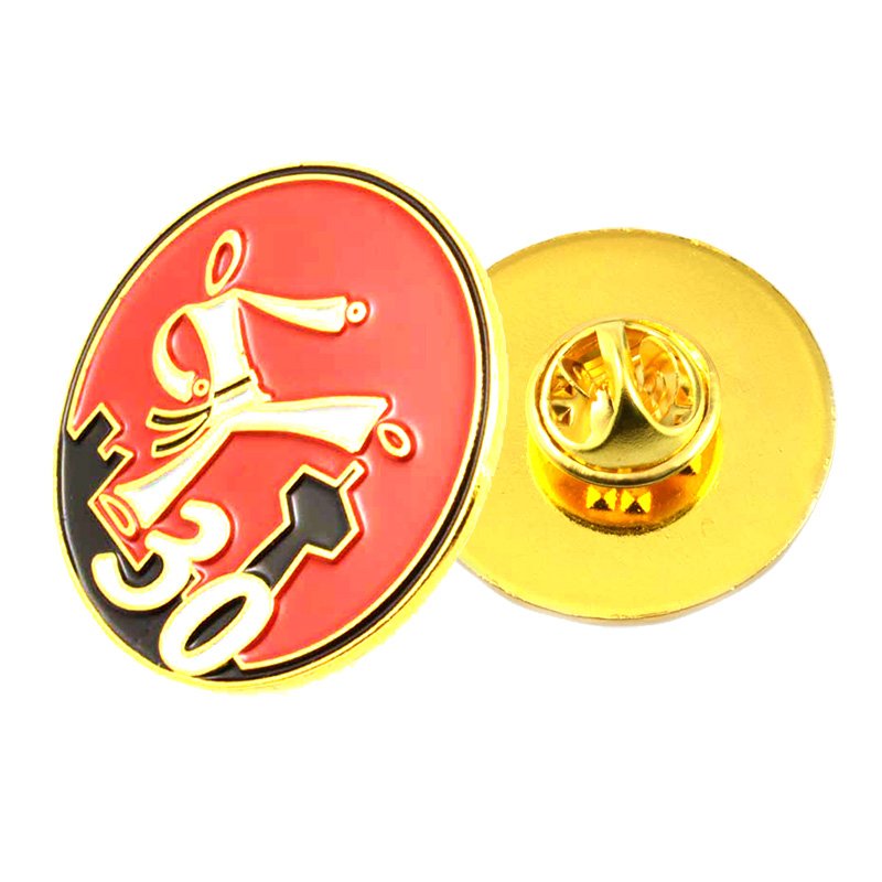 Artigifts Supplier Football Enamel Pin Badge Metal Lapel Pin